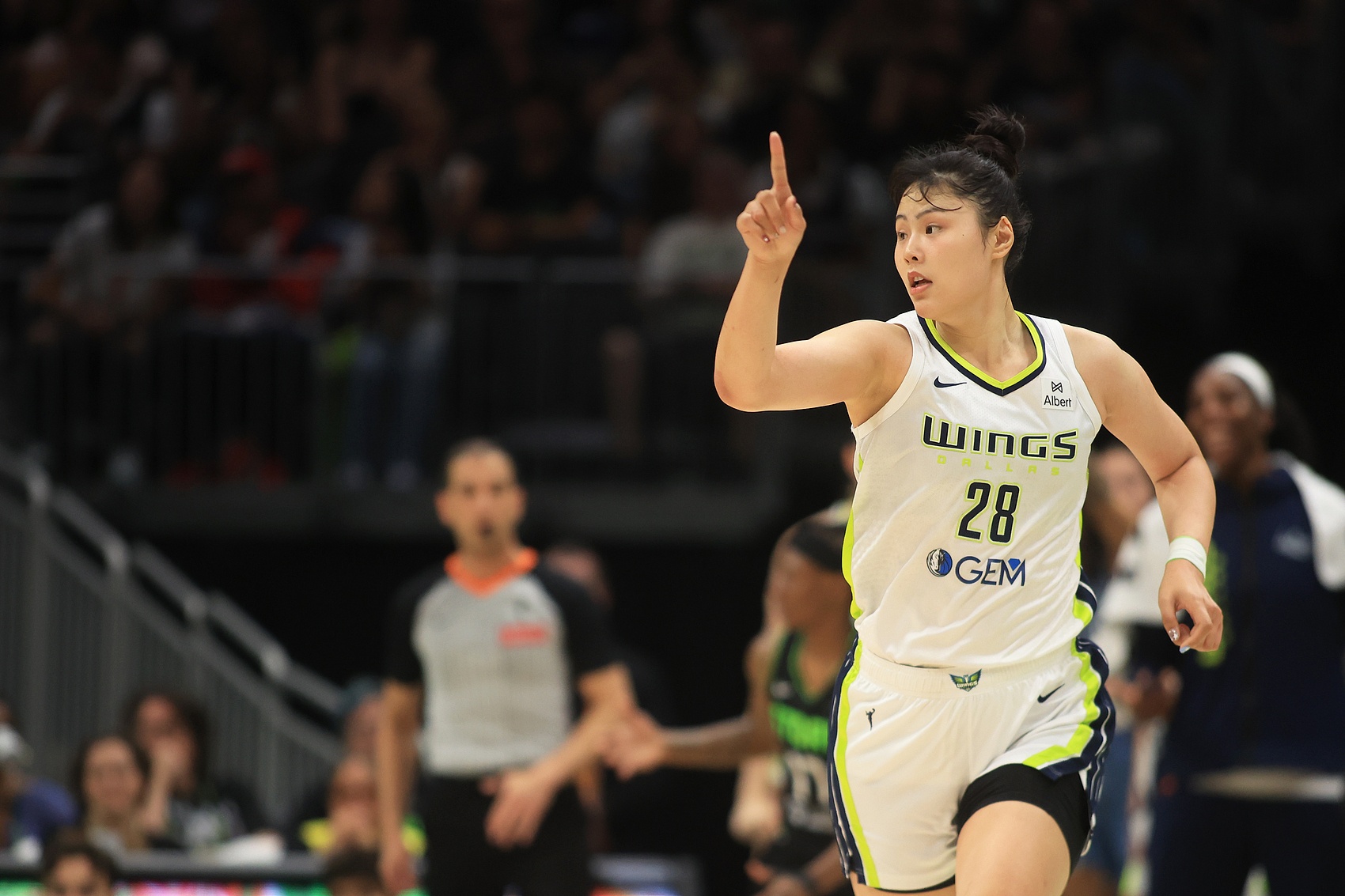 世俱杯-复苏!李月汝轰20分4板2断+创纪录 飞翼被轰19-3攻击波仅小宝得分