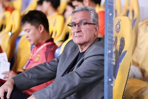 热议国足首发:伊万对塞鸟使用太保守了,李源一居然没进名单