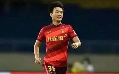 世俱杯投注-最差的时代？最好的时代！张威为年轻球员树立榜样